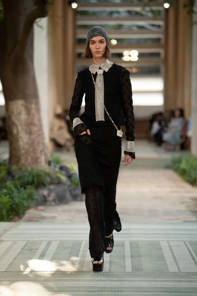 Look 61